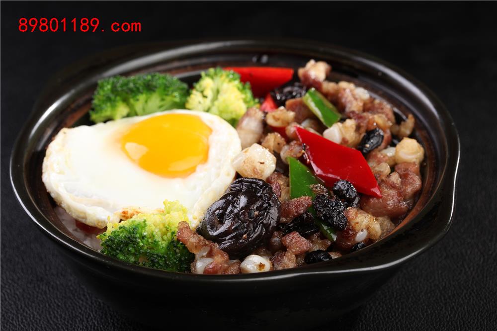 咸鱼排骨煲仔饭